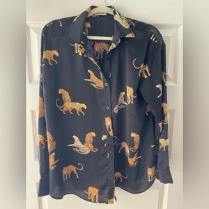 Vestique Cheetah Button Down Shirt